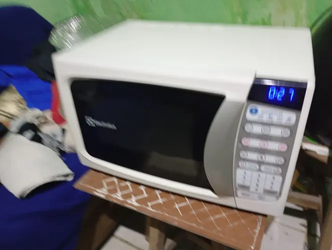 Microondas lindo Eletrolux