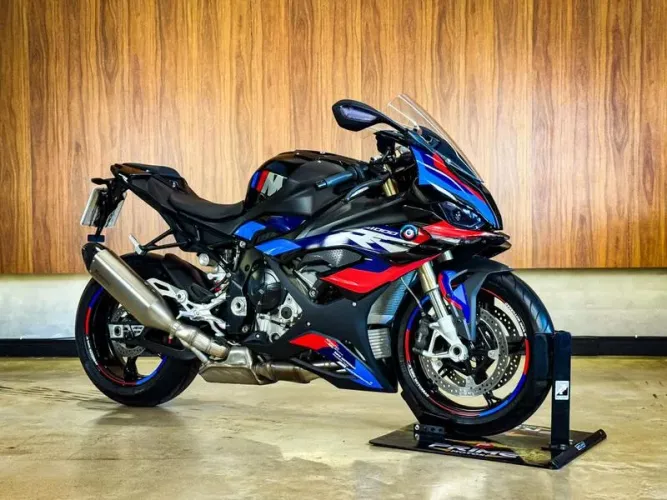BMW S1000 RR 2025