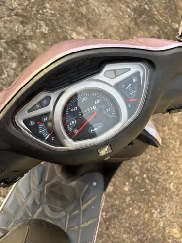 Honda lead 2011
