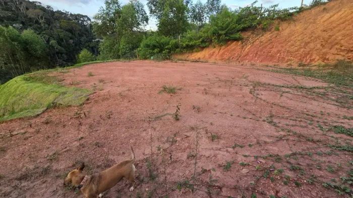 Terreno plano para venda com 535 m² no Circuito Caravaggio, Santa Teresa, ES.