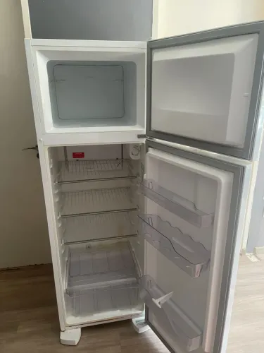 Geladeira Electrolux 260Ltrs