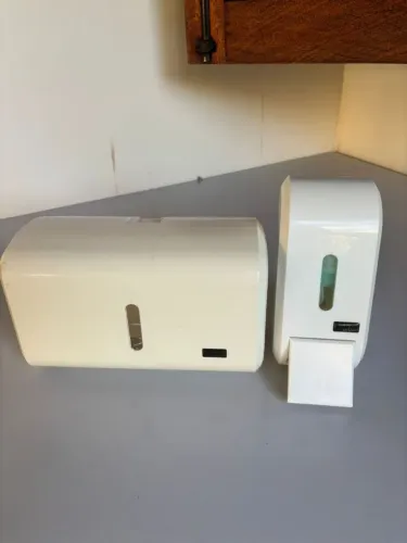 Kit " Porta Papel Toalha e Saboneteira"