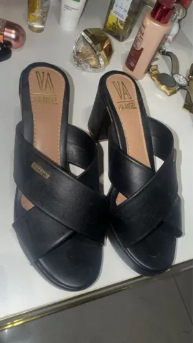 LOTE DE SAPATOS DIVERSOS TAMANHO 35