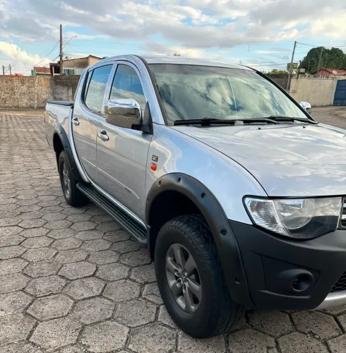 Mitsubishi L200 Triton GL 3.2 CD TB Int. Dies. Mec. 2015