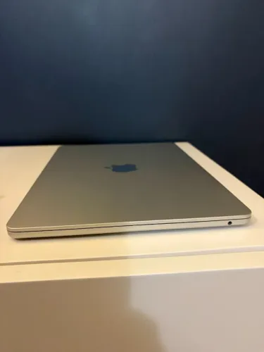MacBook Air 2025 - Processador M5 - Estado de novo