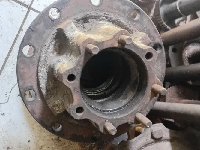 Cubo de roda dianteiro e traseira VW/MB
