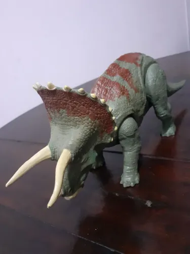 Jurassic world Triceratops mattel 