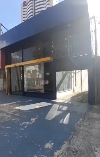Aluga-se prédio comercia