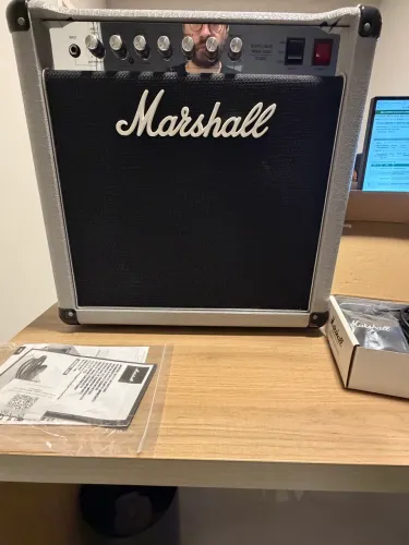 Marshall Silver Jubilee 2525C Studio Combo Valvulado 20W/5W 