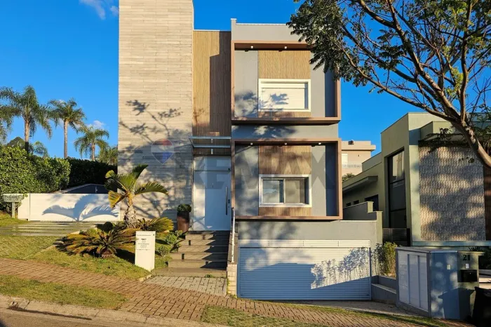 CASA A VENDA NO RES. ITAHYE SANTANA DE PARNAÍBA - 414M² 4 SUÍTES