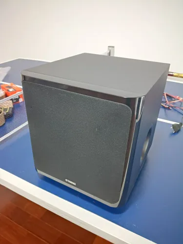 Subwoofer Yamaha ativo