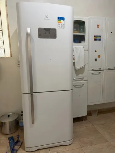 Vendo geladeira Electrolux 454 litros