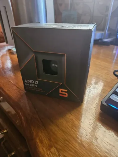 AMD Ryzen 5 8500G
