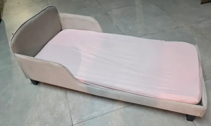 Cama estofada para criança!