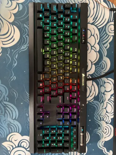 Teclado mecânico gamer corsair k70