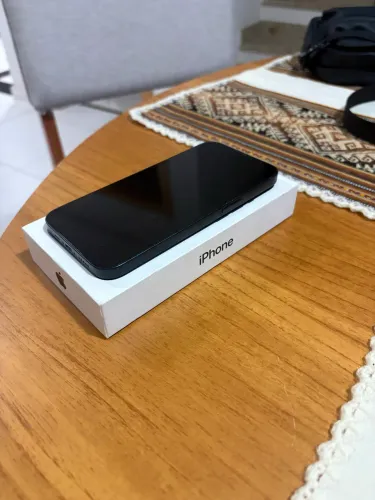 Vendo Celular iPhone 13 256 gb de memória