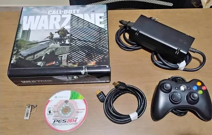 ? Xbox 360 Super Slim 4GB - R$ 550