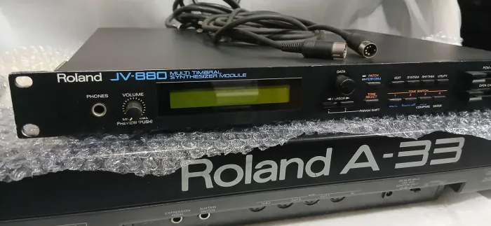 Teclado Roland A33/modulo jv880 