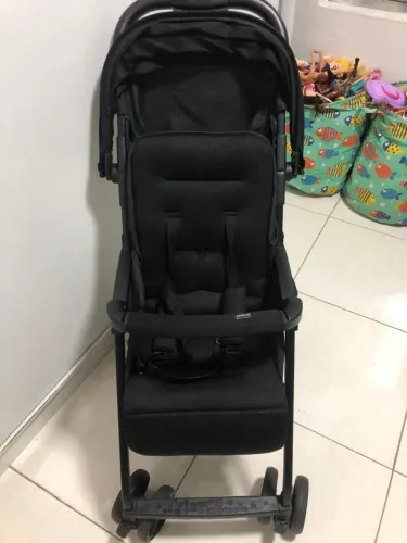 Carrinho de Bebê  Chicco Ohalalá 3 Jet Black Super leve.