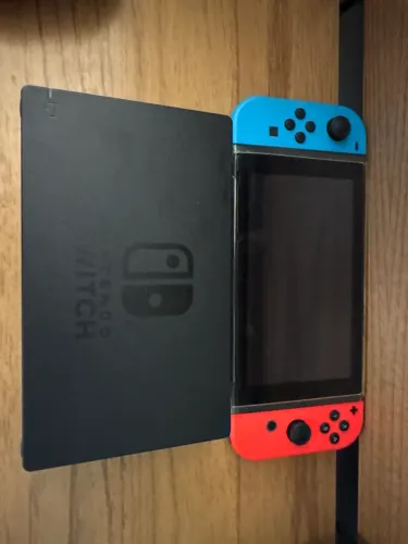 Nintendo switch com jogos e em perfeito estado
