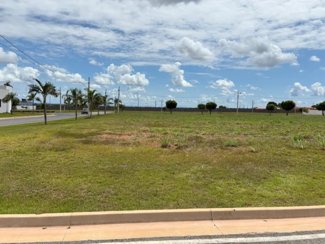 Terreno no Condomínio Florença