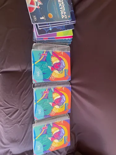 Vende-se uma coleção de livros pré vestibular SAS