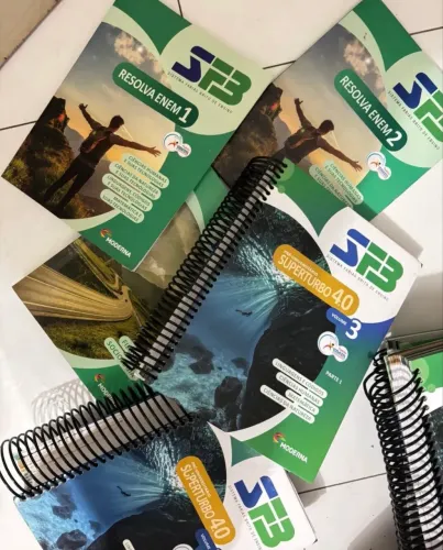 Conjunto de Livros Faria Brito do 3º ano do Ensino Médio.