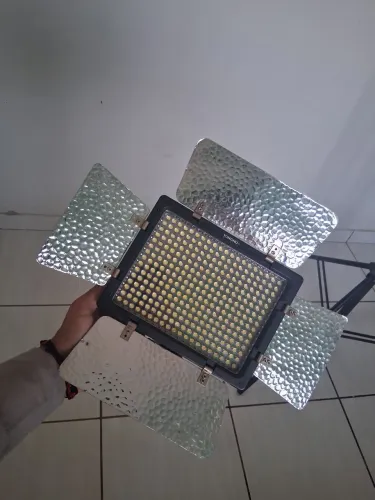 Lâmpadas profissionais Yongnuo YN600L II