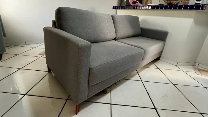 Sofá Cinza elegante - Apenas 3 meses de uso