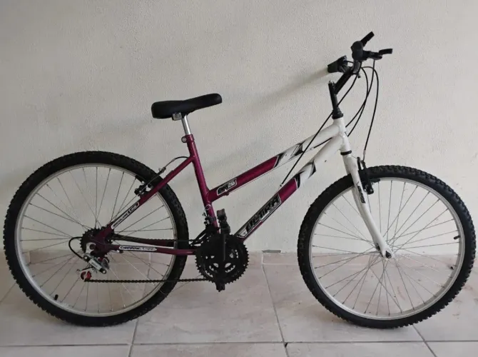 Bicicleta Aro 26 em ótimo estado, pronto para usar .