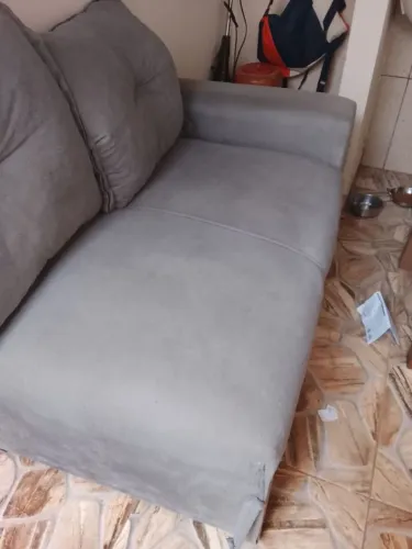 Vendo sofá em L. Da pra usar separado. É confortável e está em boas condições.