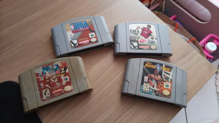 4 fitas de Nintendo 64 