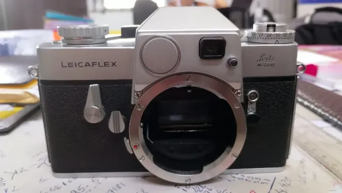CÃMERA LEICAFLEX (CORPO) - COM DEFEITO