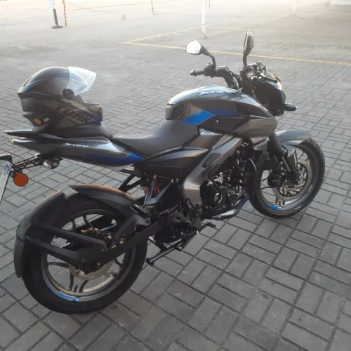 Vendo MOTO DOMINAR 160 da BAJAJ, Ano 25/25...  Semi Nova,   17.190 KM rodados apenas.