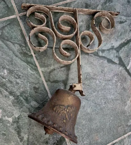 Sino Decorativo Antigo