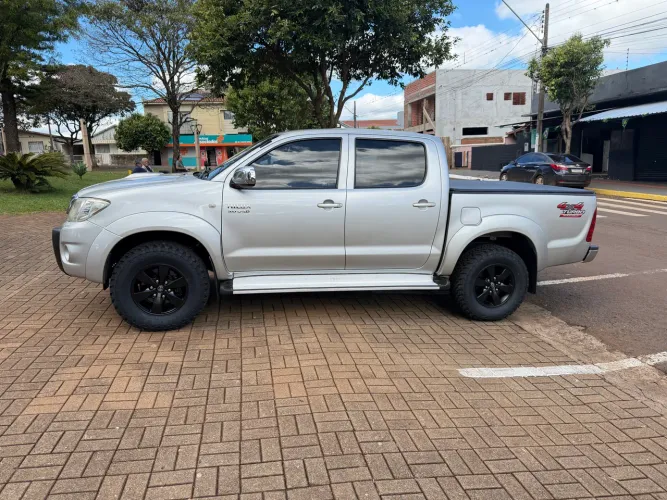 Toyota Hilux CD SRV D4-d 4X4 3.0 TDI Diesel AUT 2009