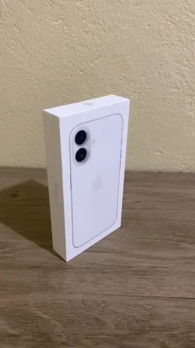 iPhone 16 