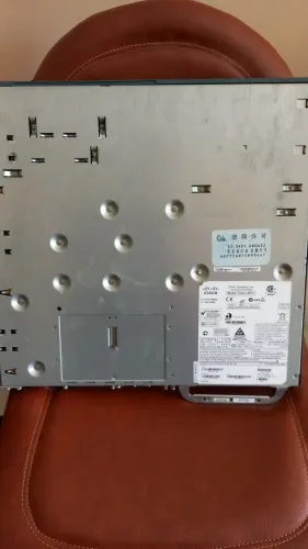 2 roteadores Cisco 