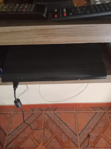 VENDO PS3 SUPER SLIM DESBLOQUEADO, DOIS CONTROLE.