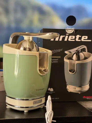 Espremedor de frutas Ariete 220v Vintage 