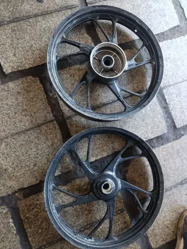Vende-se outro troco por gemoto da 160 com volta pra mim