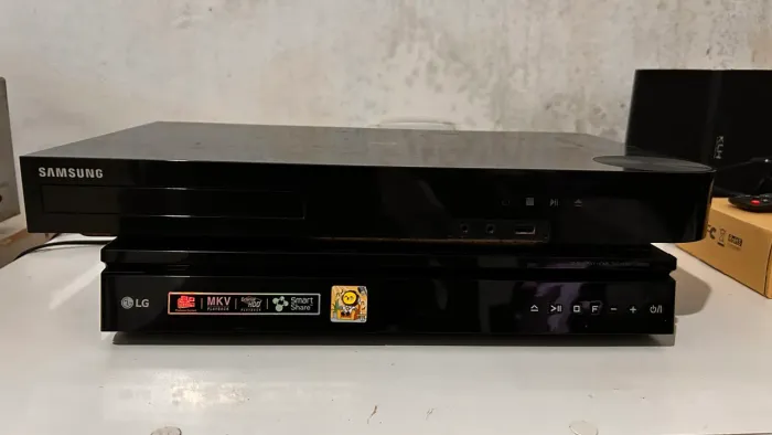 Vendo dois Home theater