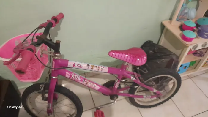 Vendo uma bicicleta ? infantil de menina