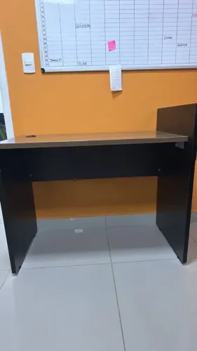 1 Mesa de escritório com lateral 100cm