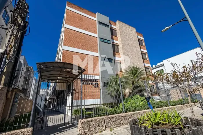 Excelente Apartamento no coração do Batel com 3 quartos e 2 vagas.