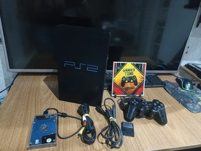 PlayStation 2 Fat Completo com Acessórios e Armazenamento Externo