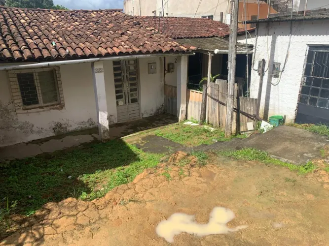 Casa a venda 5.5mt de frente por 27mt de fundo no Benedito Bentes próximo ao preço bom