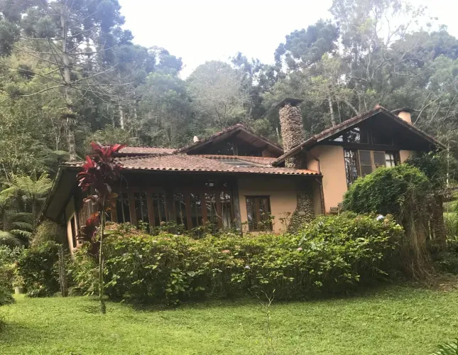 Fazenda/Sítio/Chácara para venda possui 143000 metros quadrados com 5 quartos