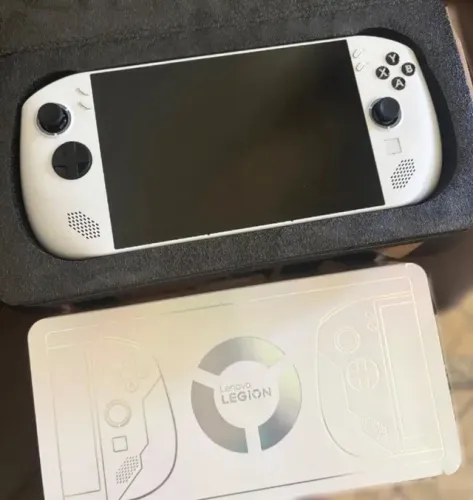 Lenovo Legion Go S (Console Portátil)