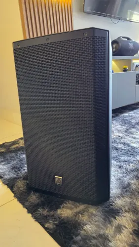 Caixa Eletrovoice zlx15p com bag rígida 